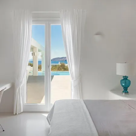 Paros Sleeps 11 Pool Air Con T714099 *
