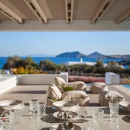 Paros Sleeps 11 Pool Air Con T714099